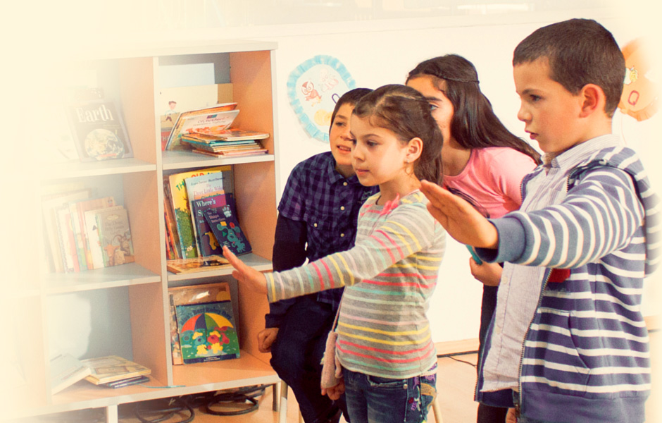 Using body gestures in the classroom